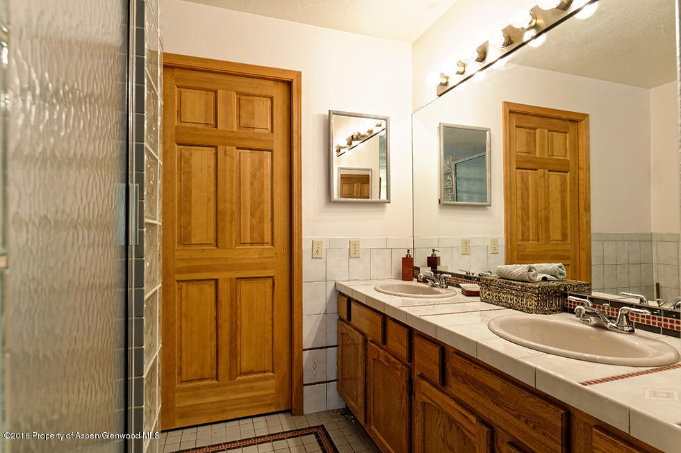 284 Riverside Road Carbondale, CO 81623 - Photo 11 of 30 Master Bathroom