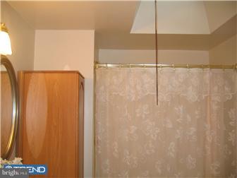 3328 Fairdale Road Philadelphia, PA 19154 - Photo 8 of 12 Bathroom