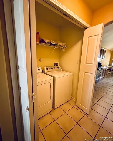 $2,550 | 607 Mello Oak, San Antonio, TX 78258