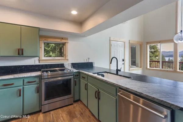 $915,000 | 6101 Bottle Bay Road, Sagle, ID 83860