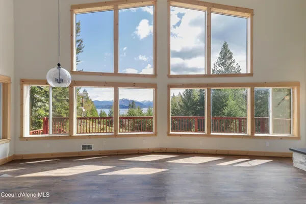 $915,000 | 6101 Bottle Bay Road, Sagle, ID 83860