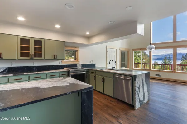 $915,000 | 6101 Bottle Bay Road, Sagle, ID 83860