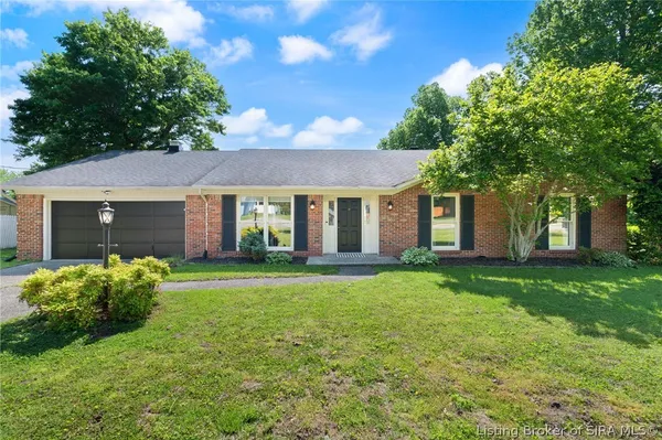 $365,000 | 3510 Utica Pike, Jeffersonville, IN 47130