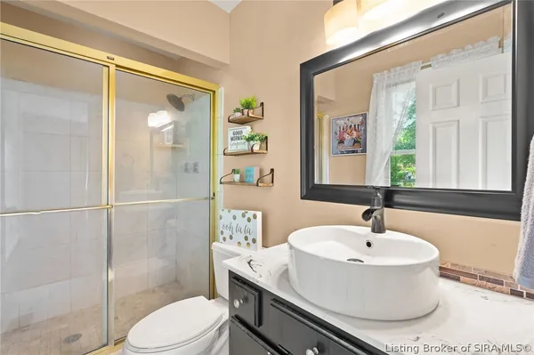 $365,000 | 3510 Utica Pike, Jeffersonville, IN 47130