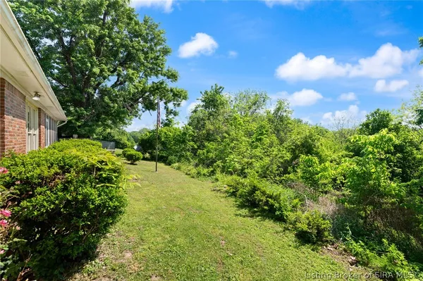 $365,000 | 3510 Utica Pike, Jeffersonville, IN 47130