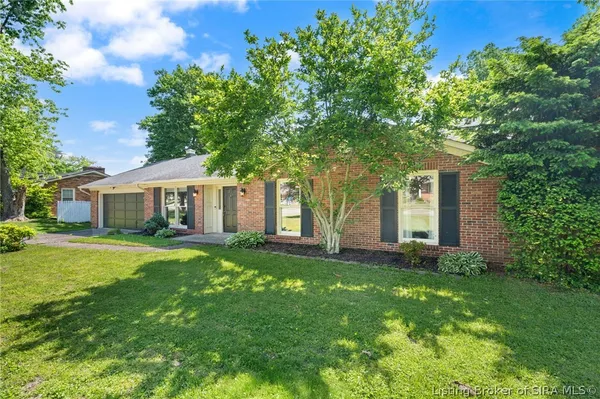 $365,000 | 3510 Utica Pike, Jeffersonville, IN 47130
