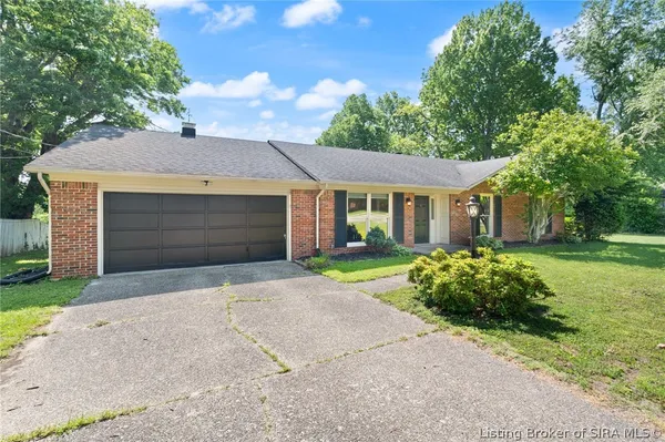$365,000 | 3510 Utica Pike, Jeffersonville, IN 47130