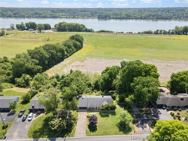 $365,000 | 3510 Utica Pike, Jeffersonville, IN 47130
