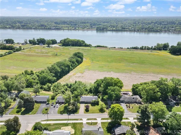$365,000 | 3510 Utica Pike, Jeffersonville, IN 47130