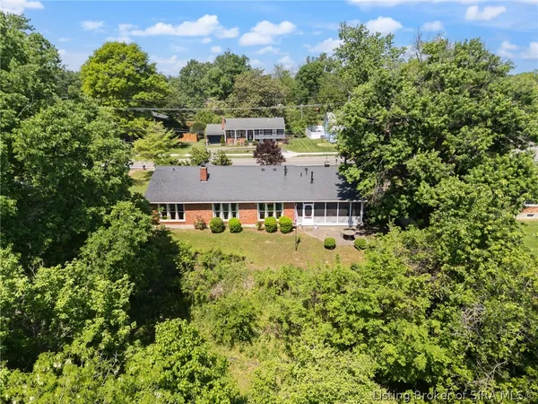 $365,000 | 3510 Utica Pike, Jeffersonville, IN 47130