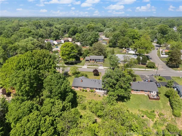 $365,000 | 3510 Utica Pike, Jeffersonville, IN 47130