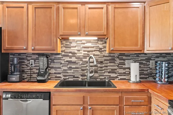 $365,000 | 3510 Utica Pike, Jeffersonville, IN 47130