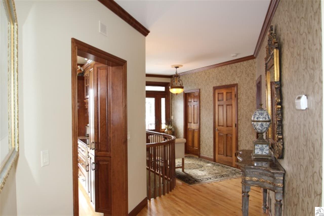 3345 Riley Road Duluth, MN 55803 - Photo 10 of 17 Foyer