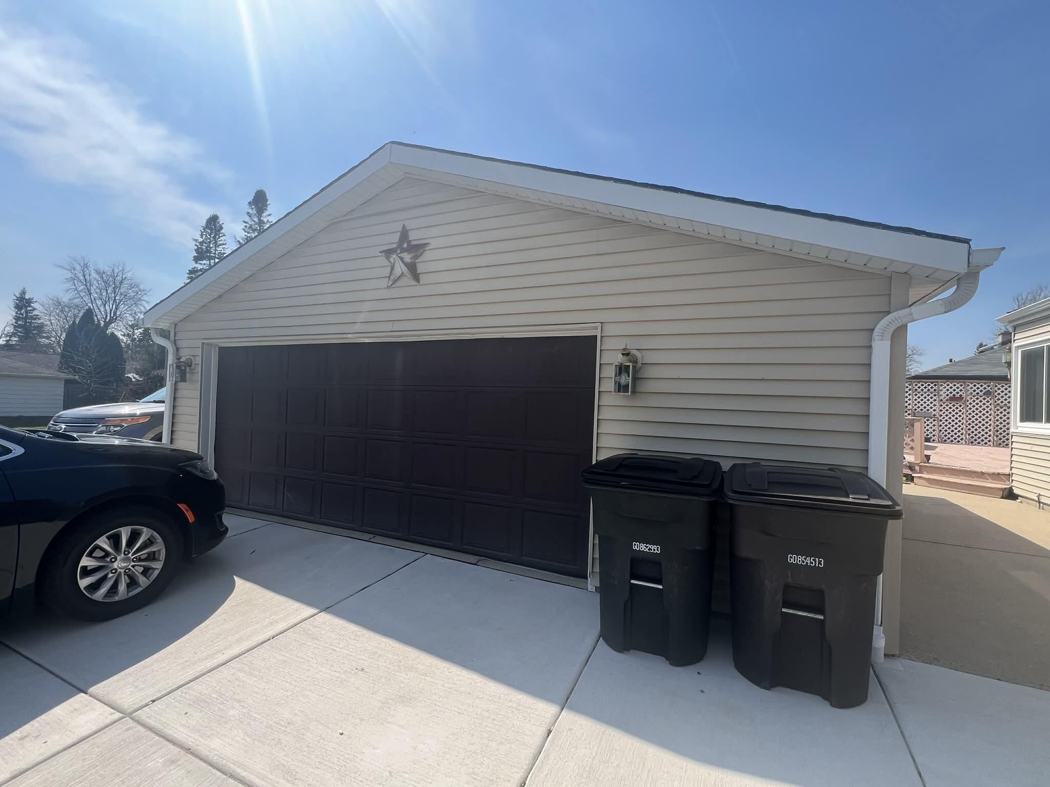 3701 West Bridge Street Greenfield, WI 53221 - Photo 3 of 10 2 plus car garage