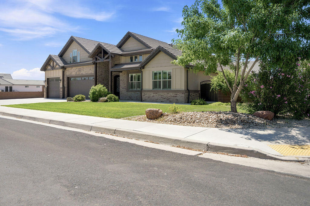 722 East 1070th Street South St. George, UT 84790 - Photo 3 of 60 LAB_3253