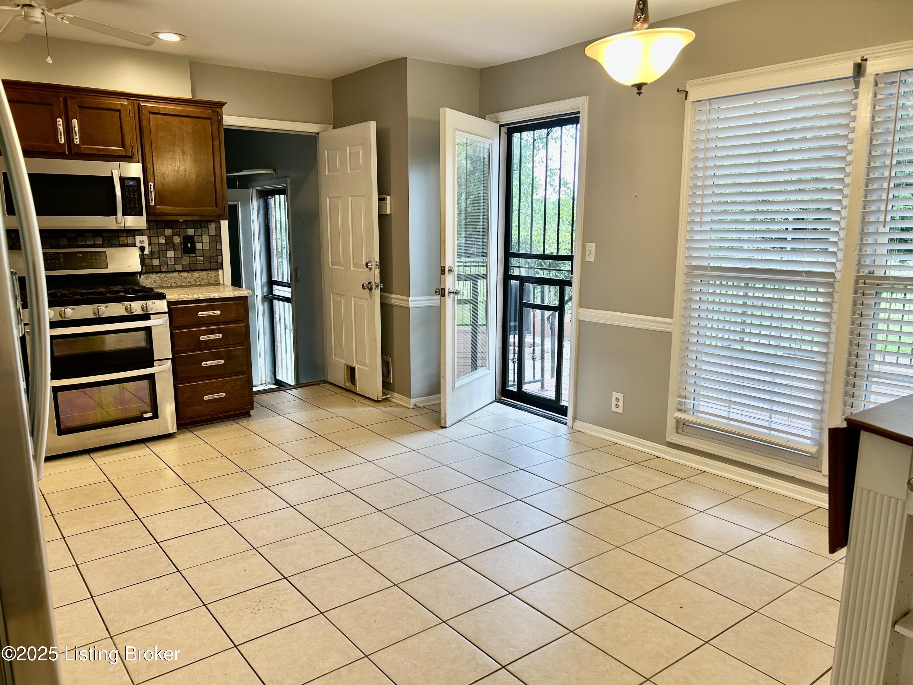 3001 Stonebridge Road Louisville, KY 40241 - Photo 5 of 32 IMG_9276