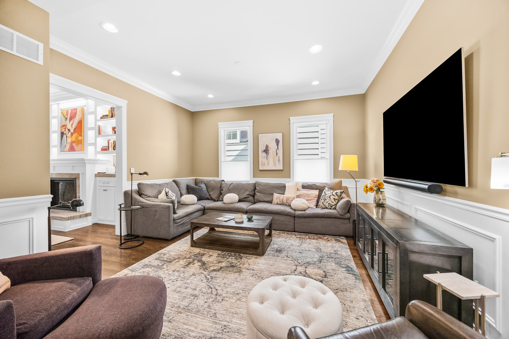 2121 Pioneer Road Evanston, IL 60201 - Photo 3 of 26