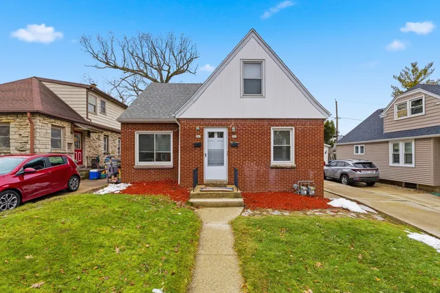 $279,900 | 201 North 78th Street, Unit 203, Milwaukee, WI 53213