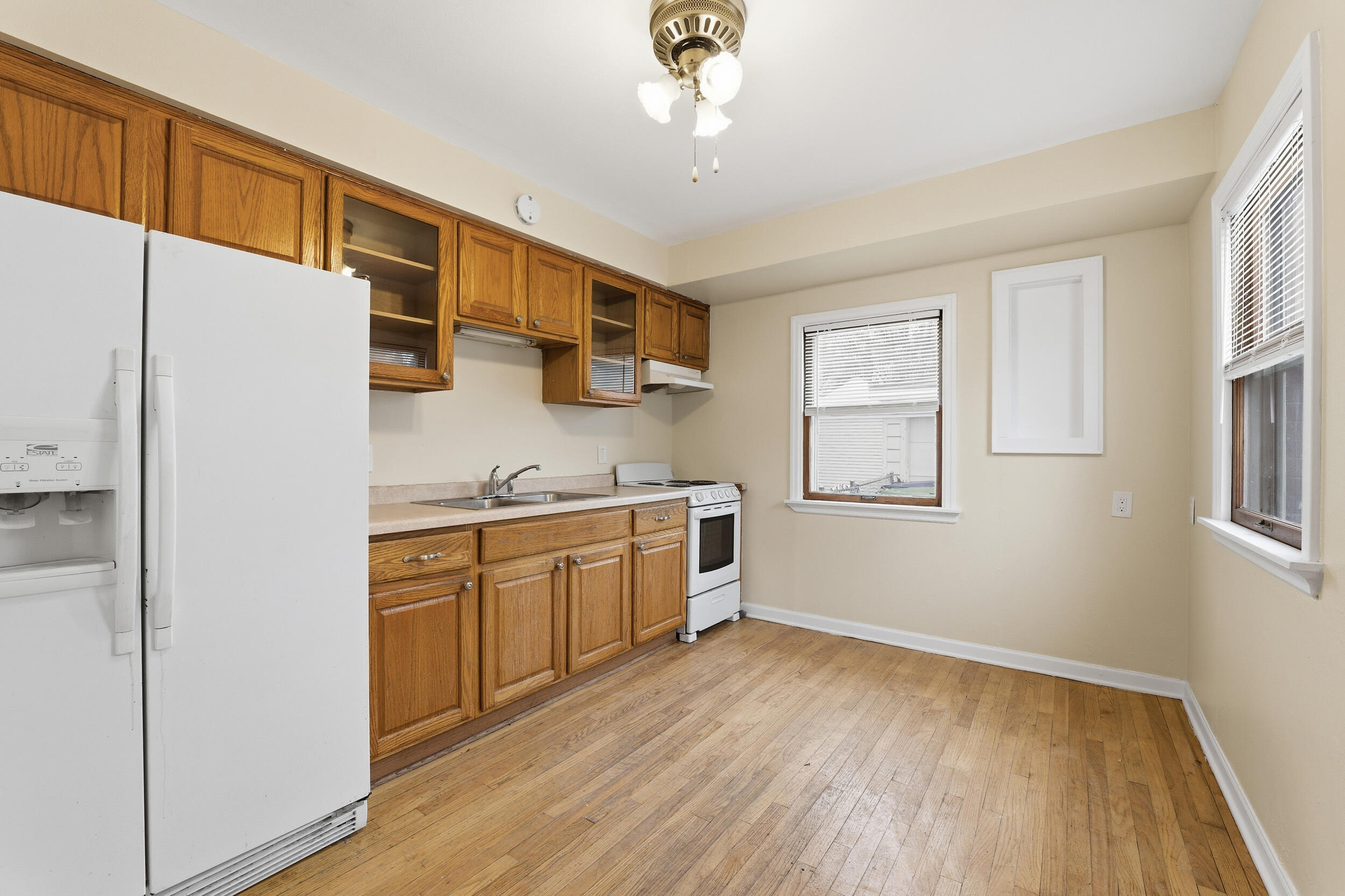 201 North 78th Street, Unit 203 Milwaukee, WI 53213 - Photo 11 of 25 Upper Unit Kitchen