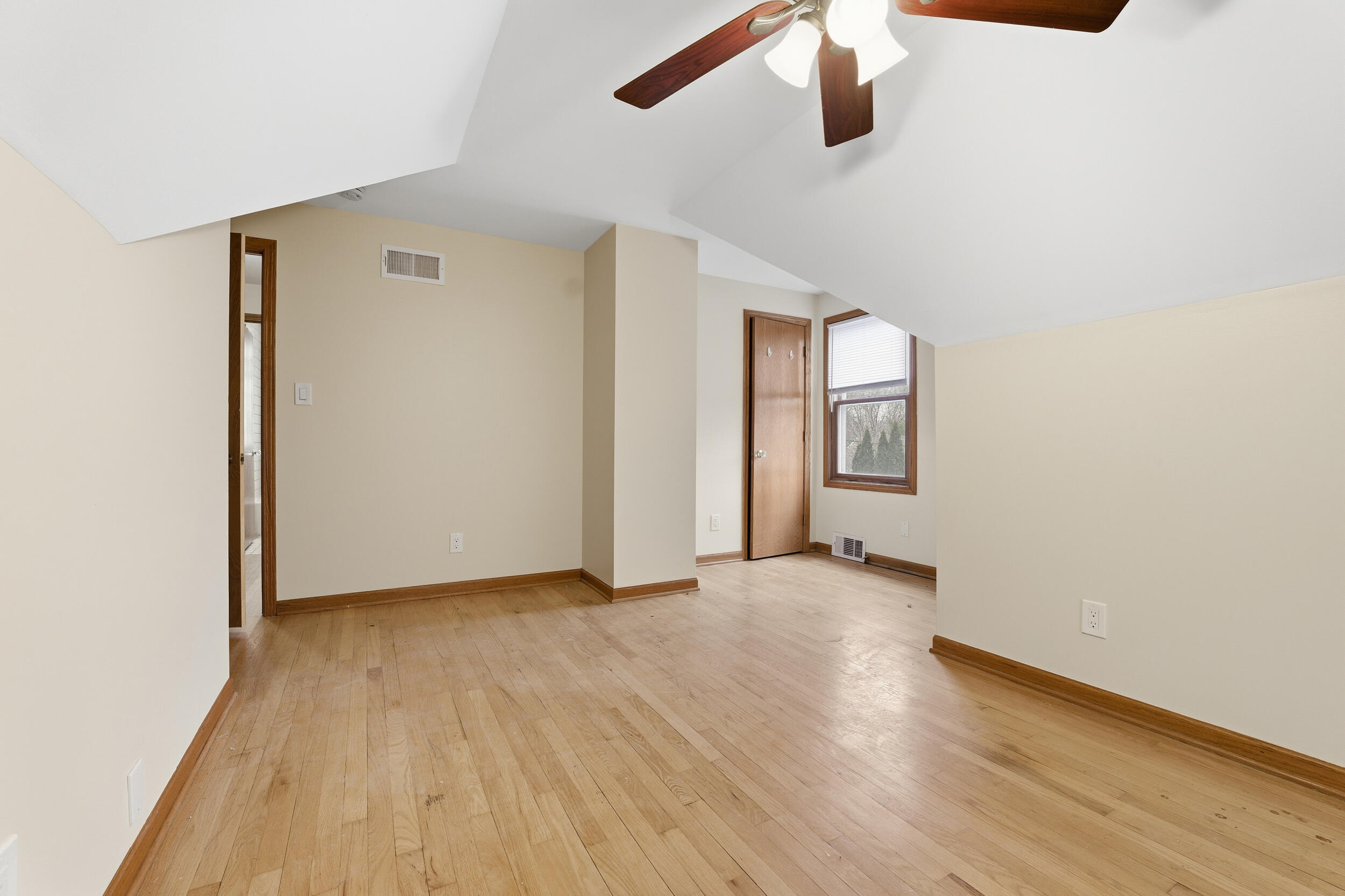 201 North 78th Street, Unit 203 Milwaukee, WI 53213 - Photo 14 of 25 Upper Unit Master Bedroom