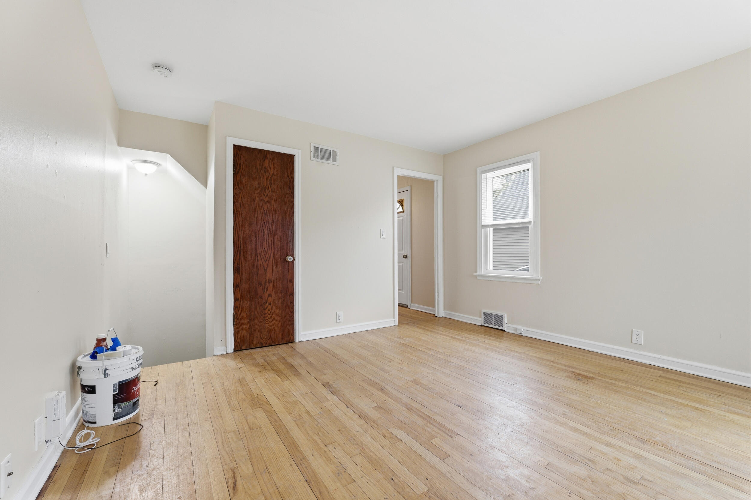 201 North 78th Street, Unit 203 Milwaukee, WI 53213 - Photo 9 of 25 Upper Unit Living Room