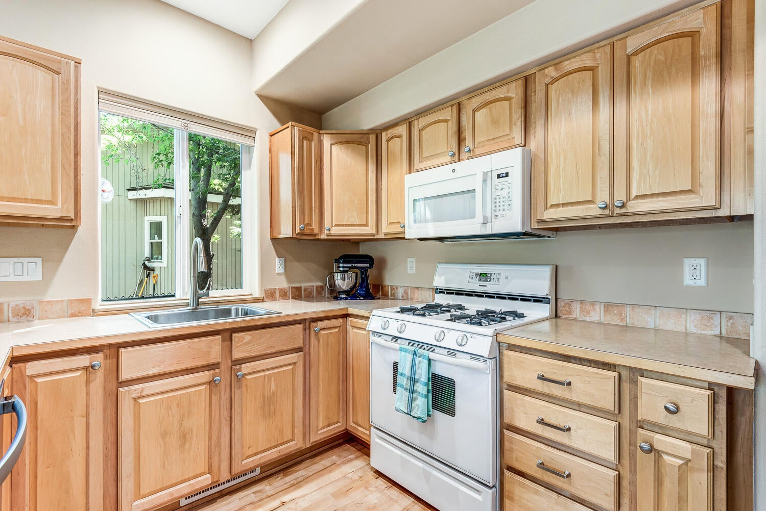 2234 Northwest 5th Street Bend, OR 97703 - Photo 11 of 27 OReilly_20230731_13_252104_72ppi