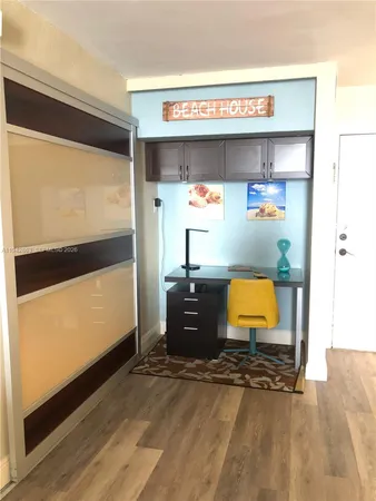 a picture of a lake view