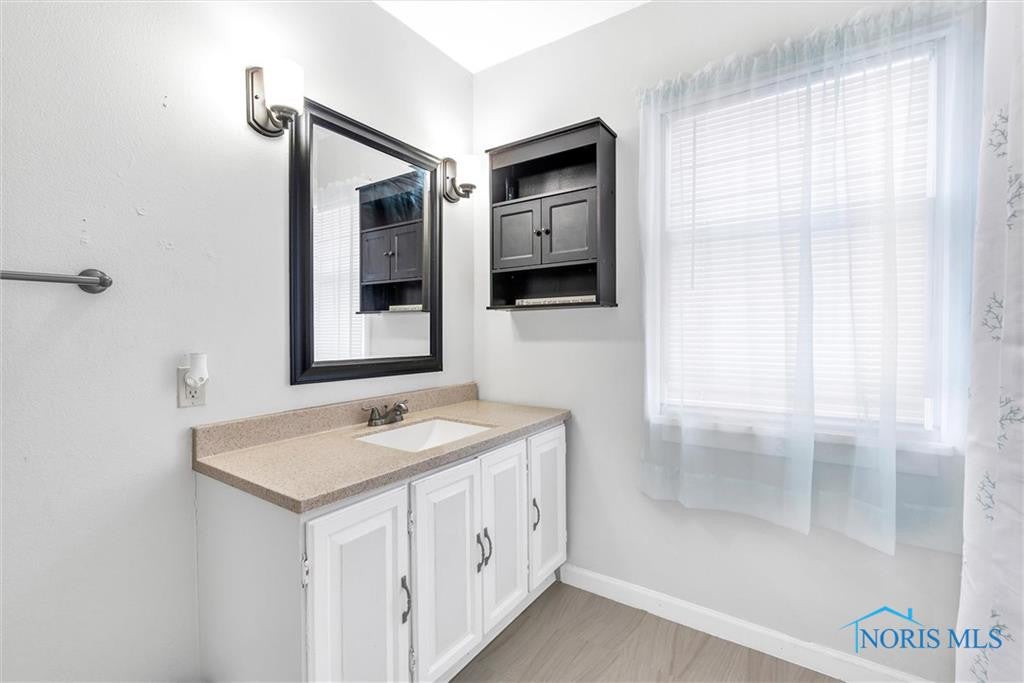 2149 Loxley Road Toledo, OH 43613 - Photo 17 of 37 Gallery Image 17