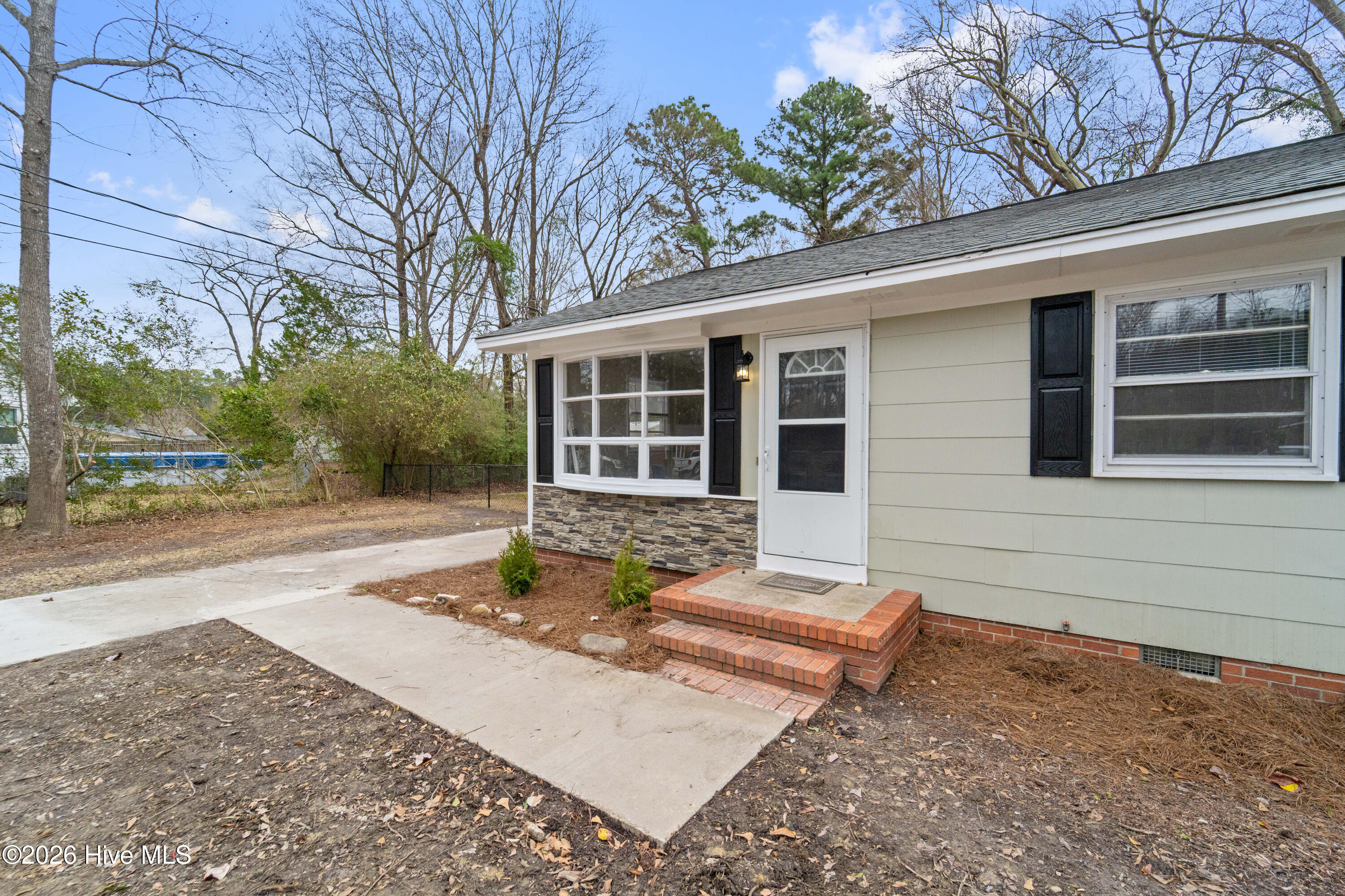 124 Wilson Court Jacksonville, NC 28546 - Photo 4 of 42 DSC06478