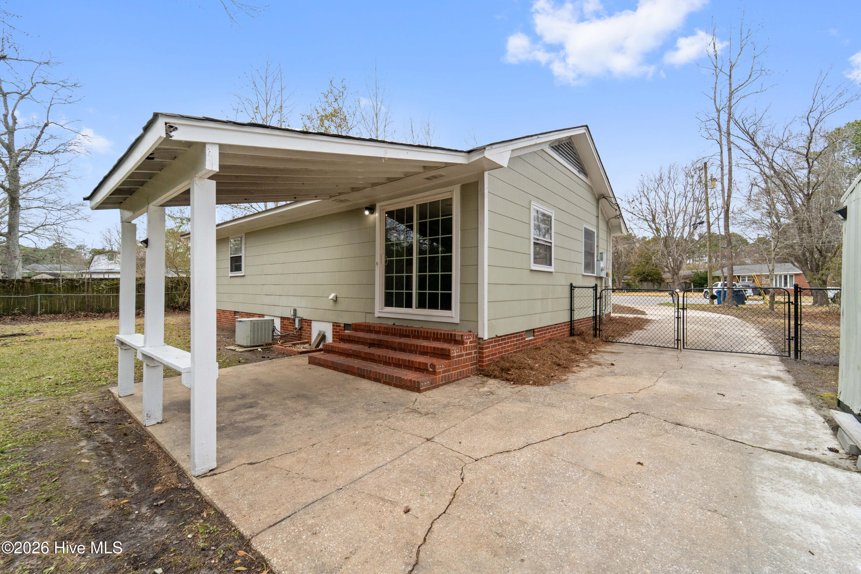 124 Wilson Court Jacksonville, NC 28546 - Photo 5 of 42 DSC06488
