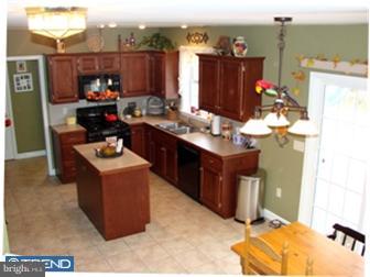 300 Shelly Drive Sinking Spring, PA 19608 - Photo 2 of 12 Kitchen