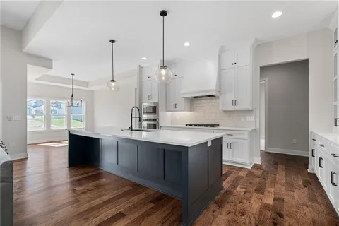$637,000 | 25003 West 89th Terrace, Lenexa, KS 66227