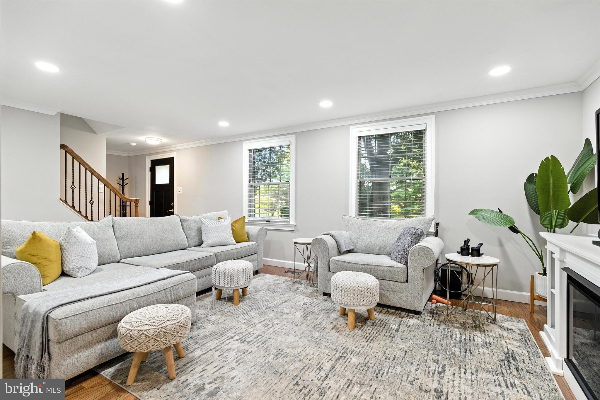 21804 Goshen School Road Gaithersburg, MD 20882 - Photo 3 of 37 a living room with furniture or couch and a window