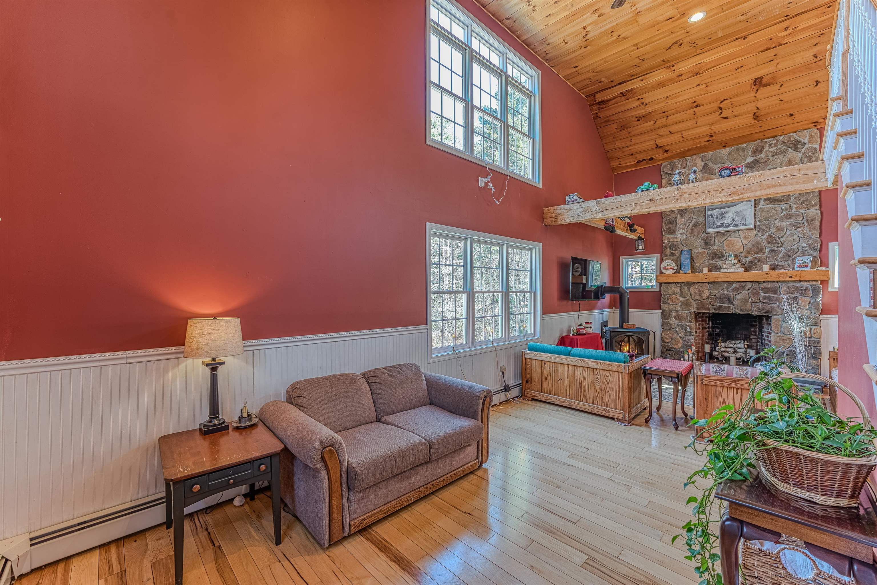 56 Michael Way Carroll, NH 03598 - Photo 4 of 36