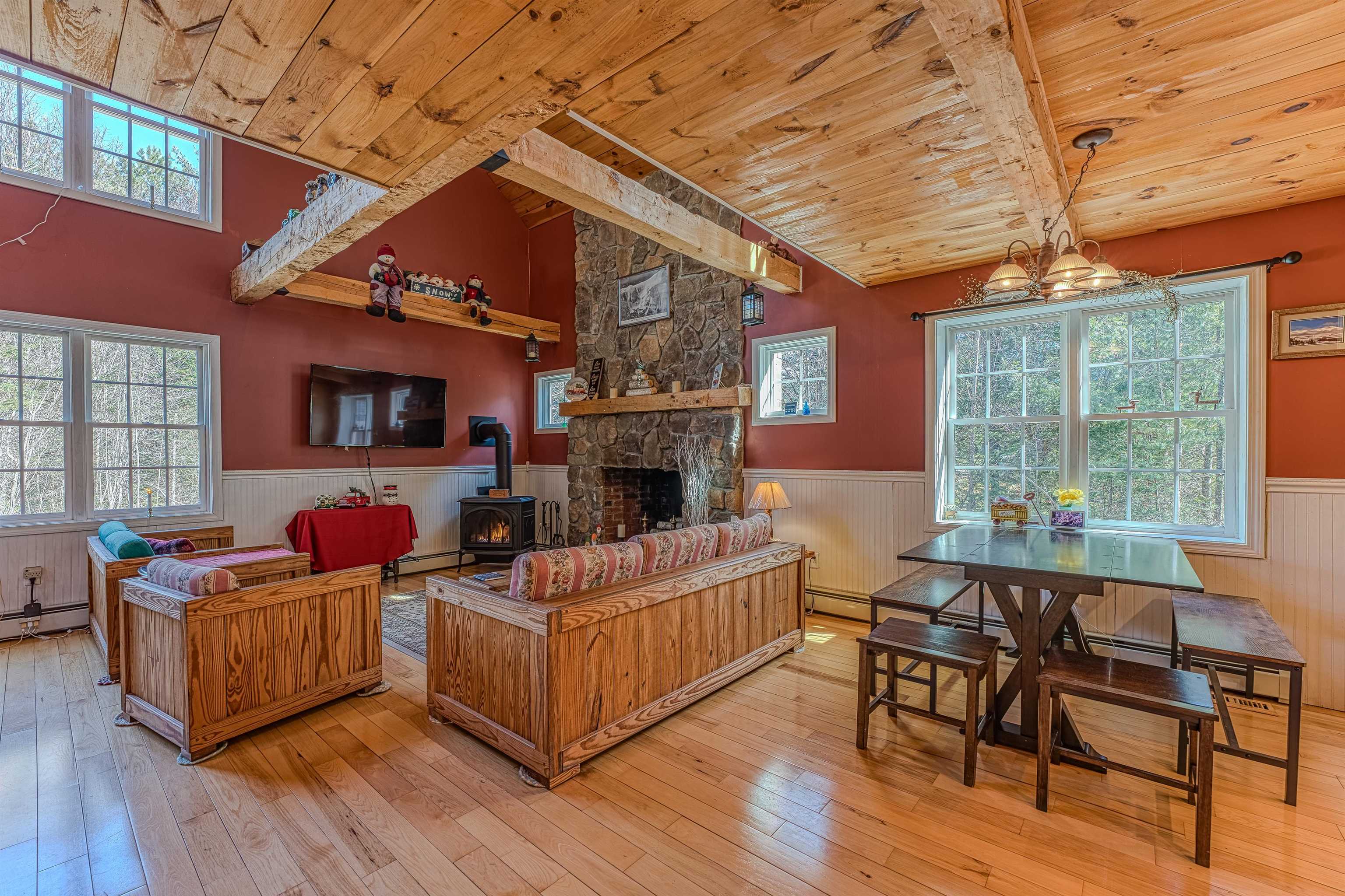 56 Michael Way Carroll, NH 03598 - Photo 5 of 36