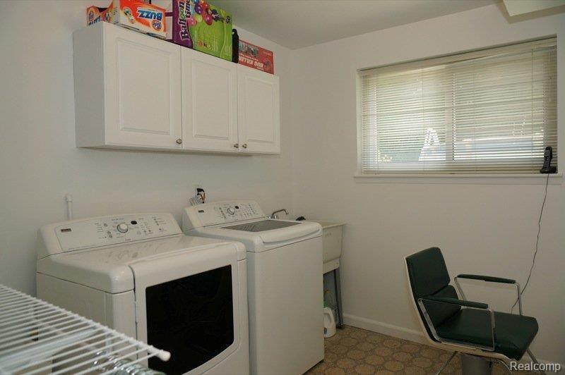 18612 Gill Road Livonia, MI 48152 - Photo 14 of 23 Laundry Room