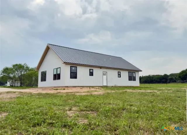 a house that has garden