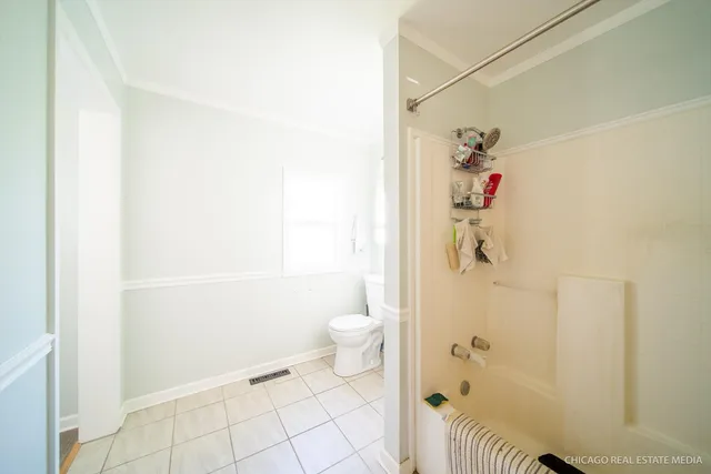 $146,000 | 945 South 7th Street, DeKalb, IL 60115