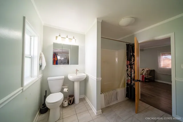 $146,000 | 945 South 7th Street, DeKalb, IL 60115