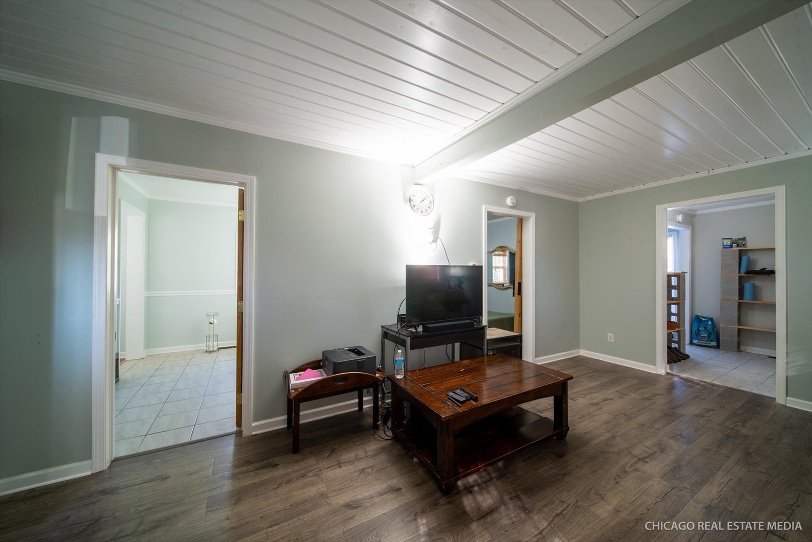945 South 7th Street DeKalb, IL 60115 - Photo 8 of 18 a living room with furniture and wooden floor