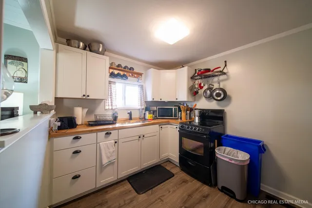 $146,000 | 945 South 7th Street, DeKalb, IL 60115