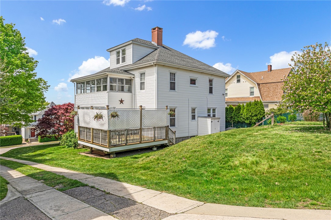 39 Summer Street Westerly, RI 02891 - Photo 3 of 45