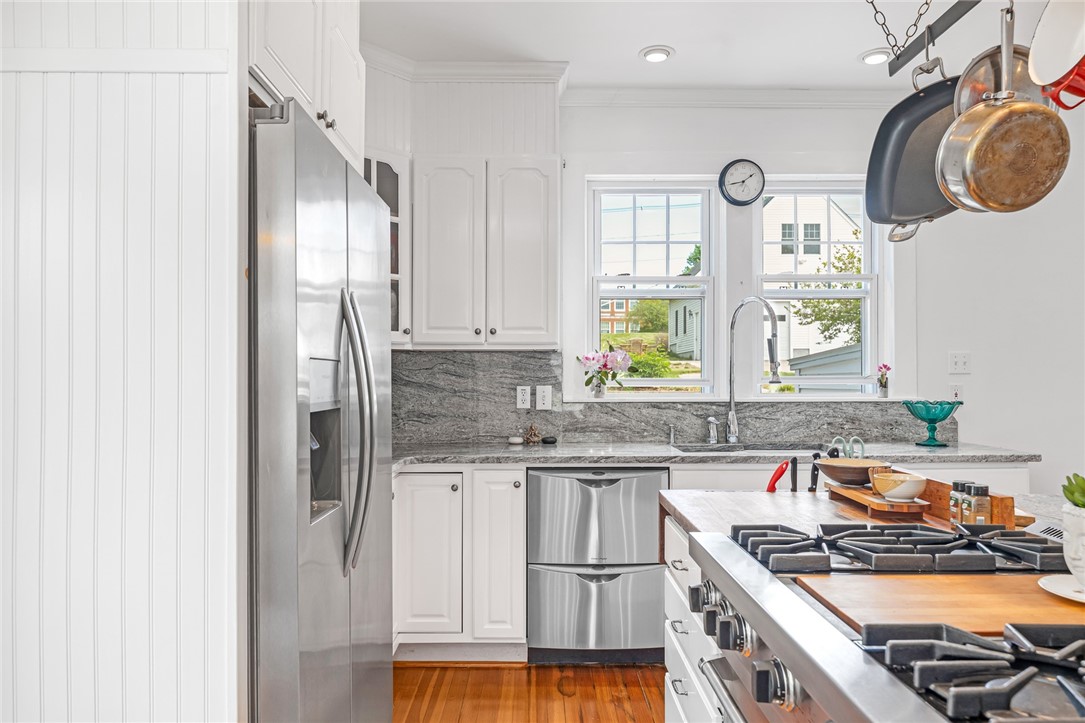 39 Summer Street Westerly, RI 02891 - Photo 8 of 45