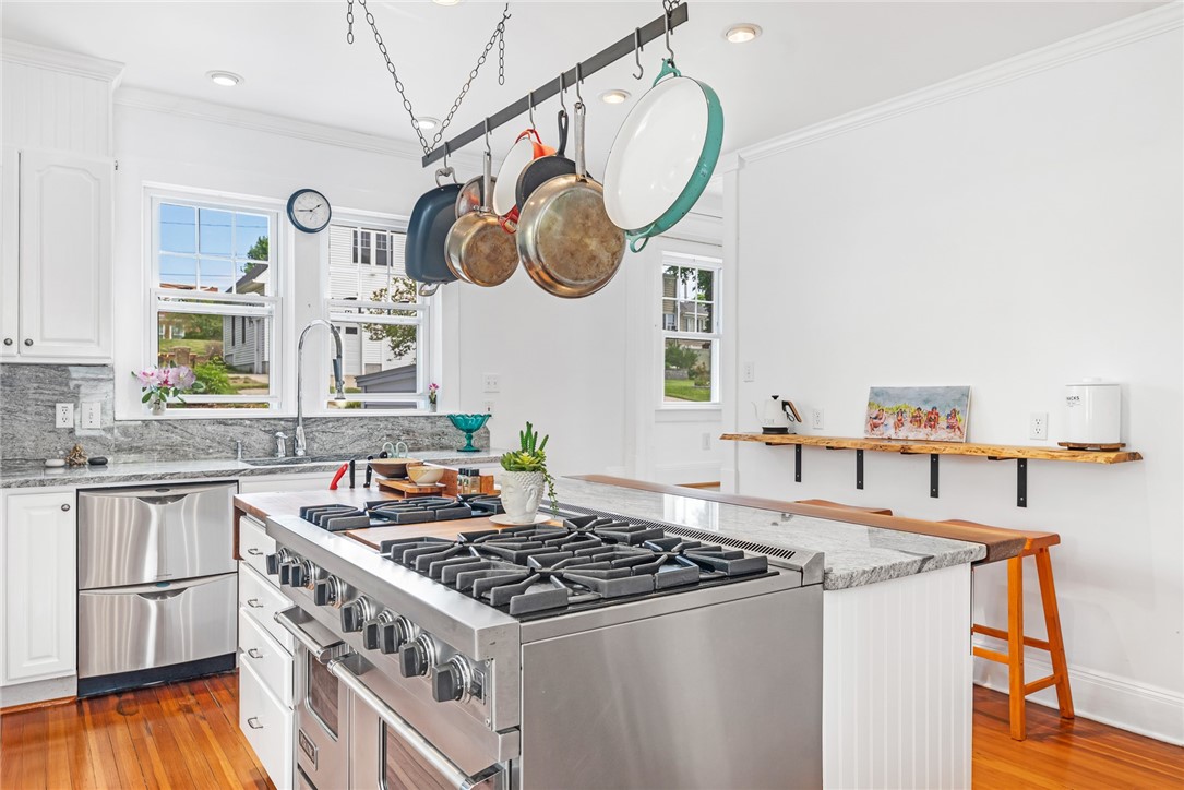 39 Summer Street Westerly, RI 02891 - Photo 9 of 45