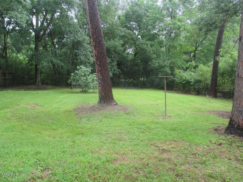 6813 Gregory Street Moss Point, MS 39563 - Photo 12 of 16 YARD
