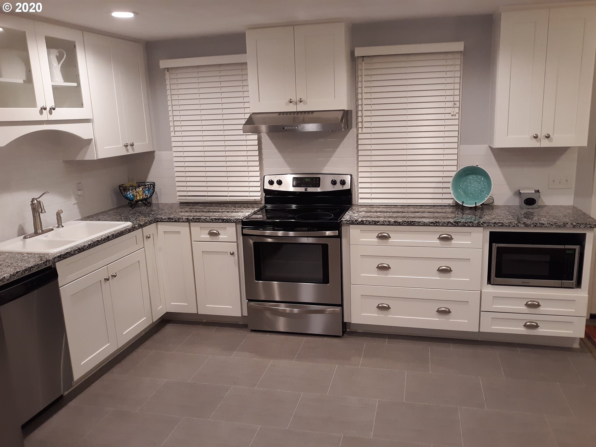 1045 North 3rd Place Springfield, OR 97477 - Photo 5 of 27