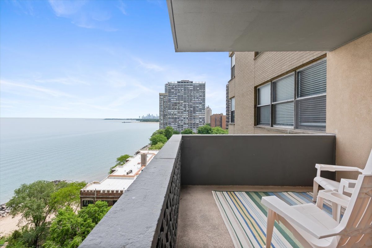 6301 North Sheridan Road, Unit 10F Chicago, IL 60660 - Photo 8 of 16