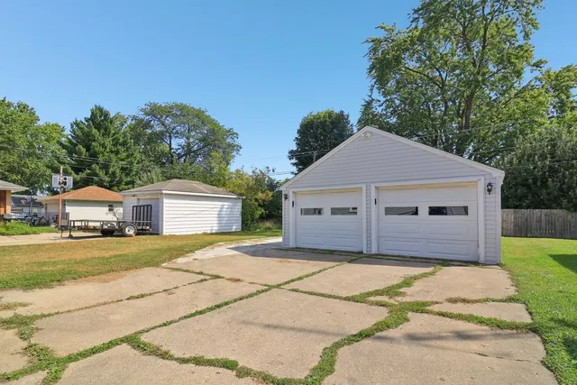 $289,900 | 1905 North Linden Avenue, Waukegan, IL 60087