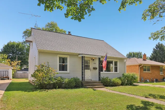 $289,900 | 1905 North Linden Avenue, Waukegan, IL 60087