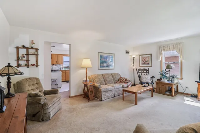 $289,900 | 1905 North Linden Avenue, Waukegan, IL 60087